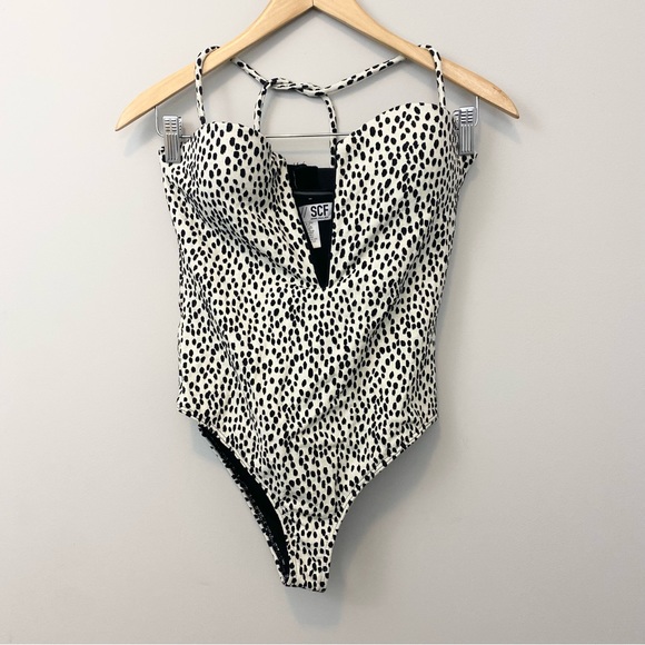 **RARE** Beach Riot Stone Cold Fox The Coqui One Piece in Dot Texture swimsuit - Picture 3 of 5